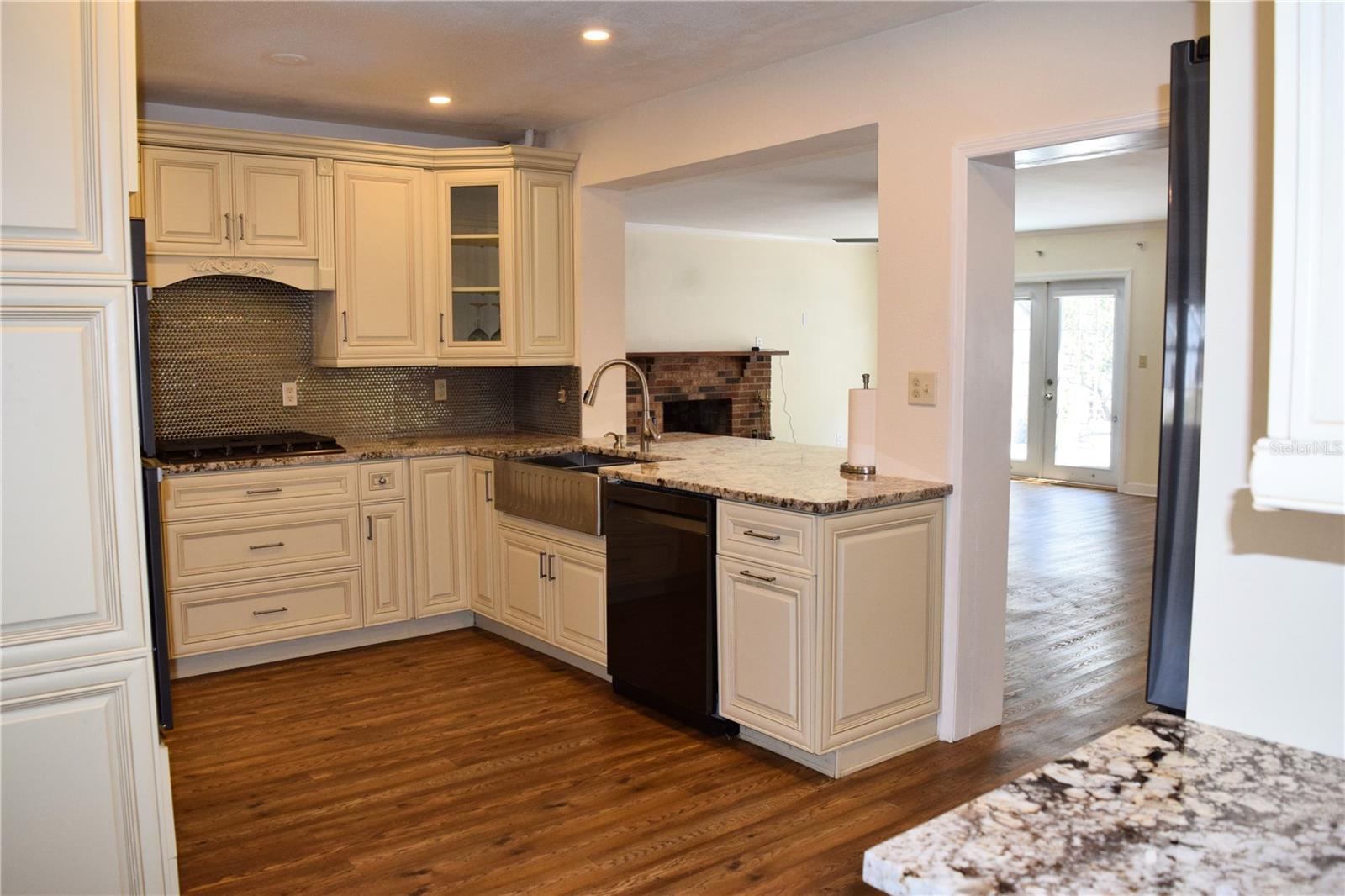 FAIRVIEW ESTATES - Residential