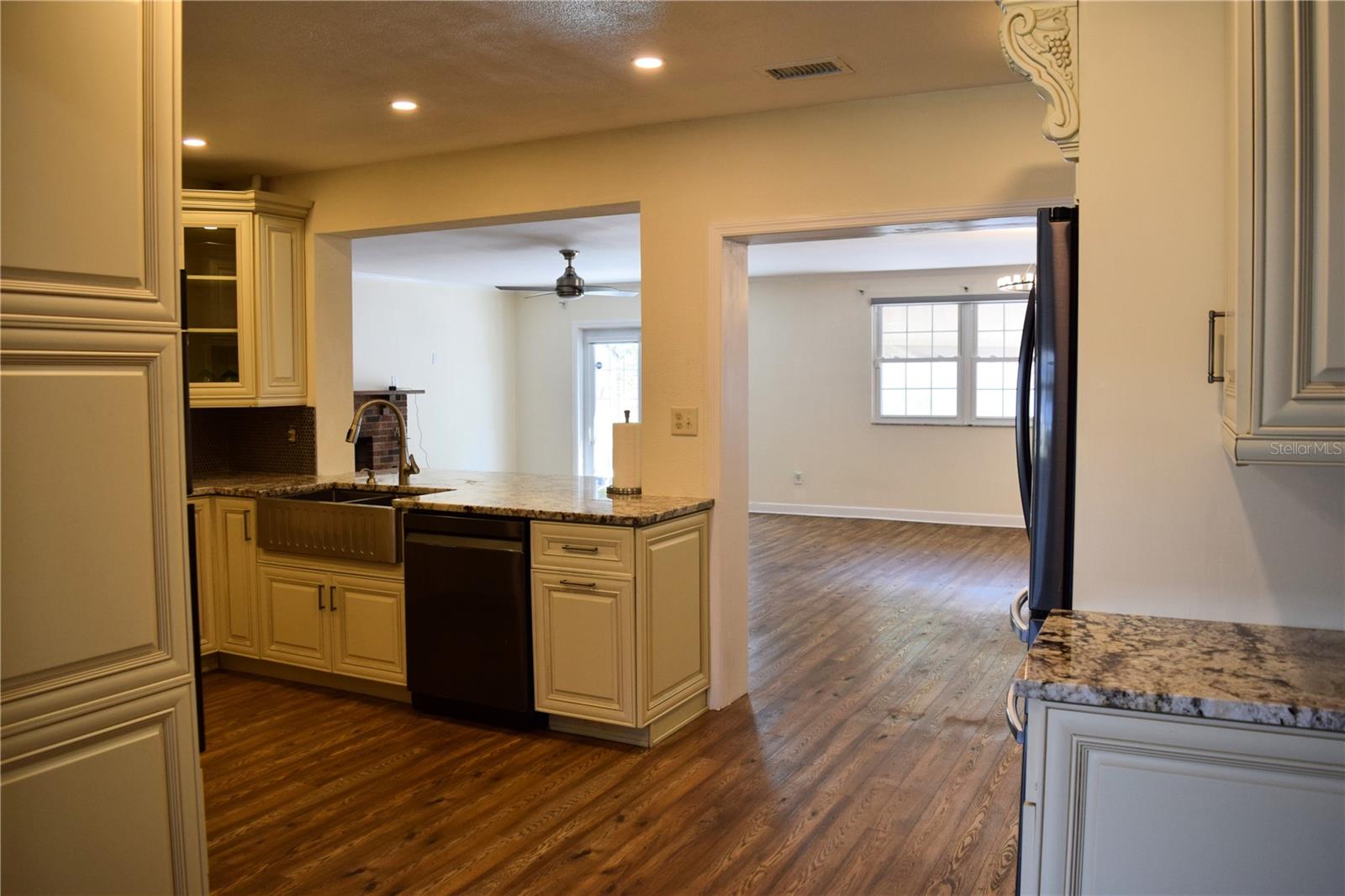 FAIRVIEW ESTATES - Residential