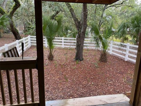 A home in LAKE WALES