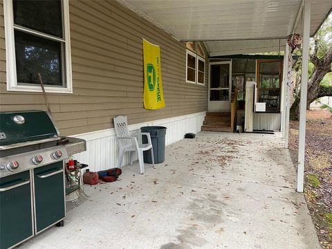 A home in LAKE WALES