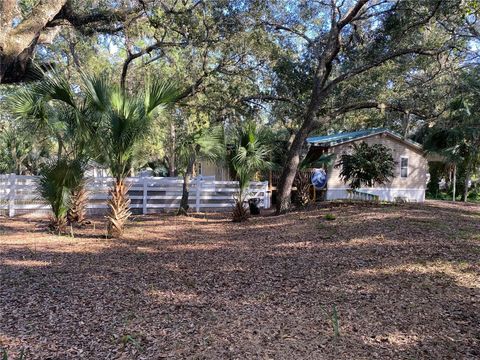 A home in LAKE WALES