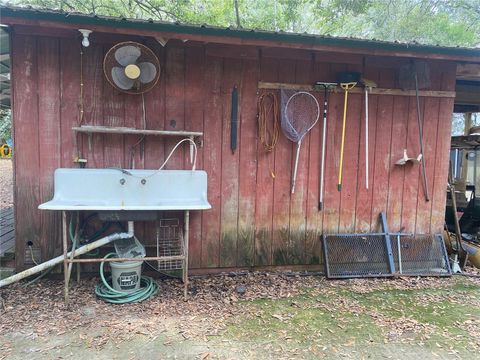 A home in LAKE WALES