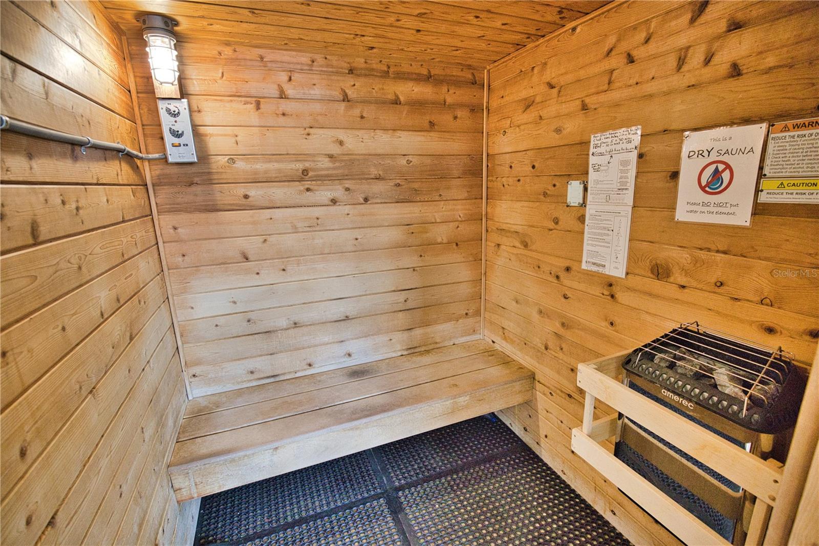 LA CASA MHP CO-OP - Residential