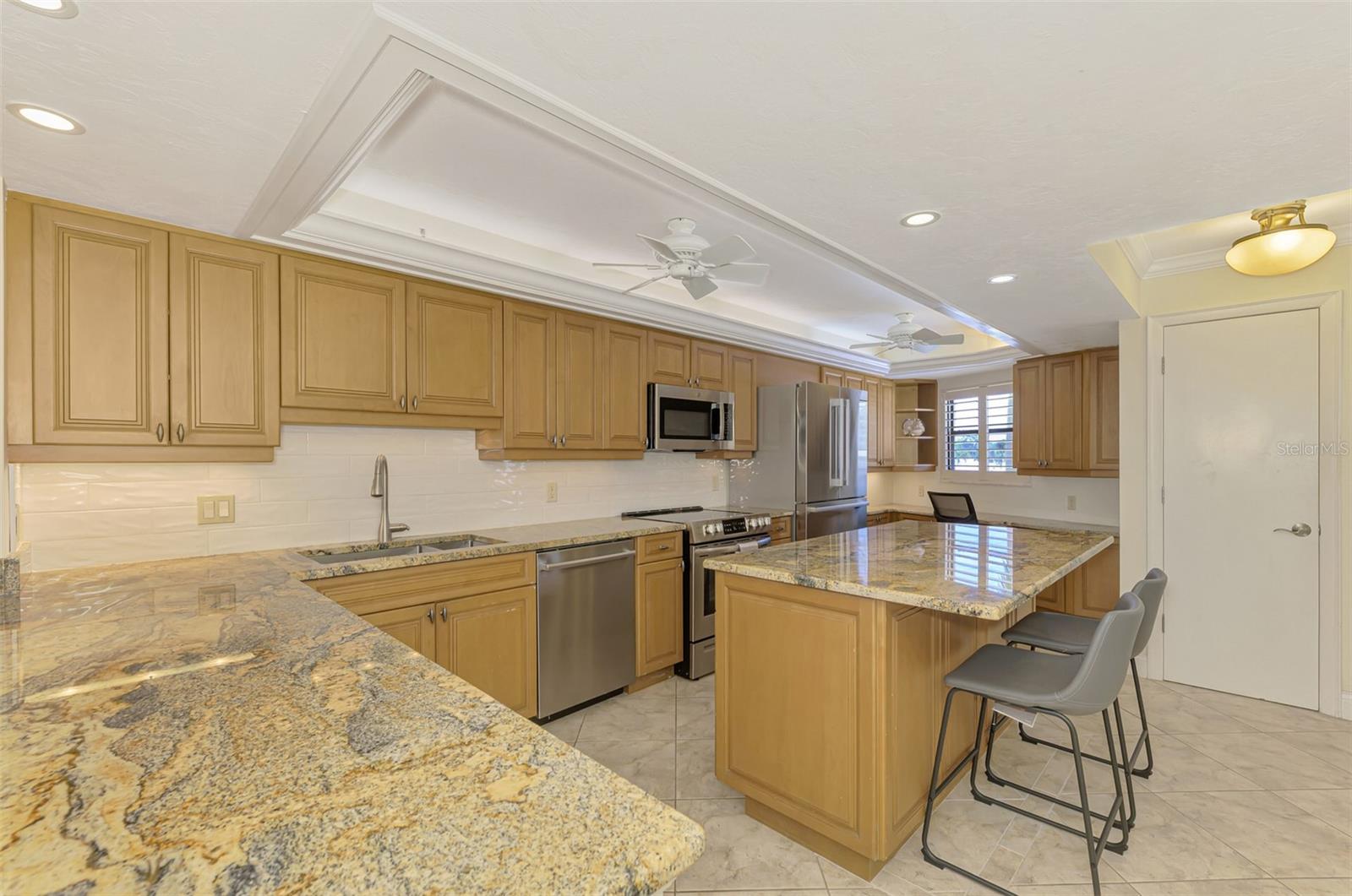 GULF & BAY CLUB PH 1 - Residential