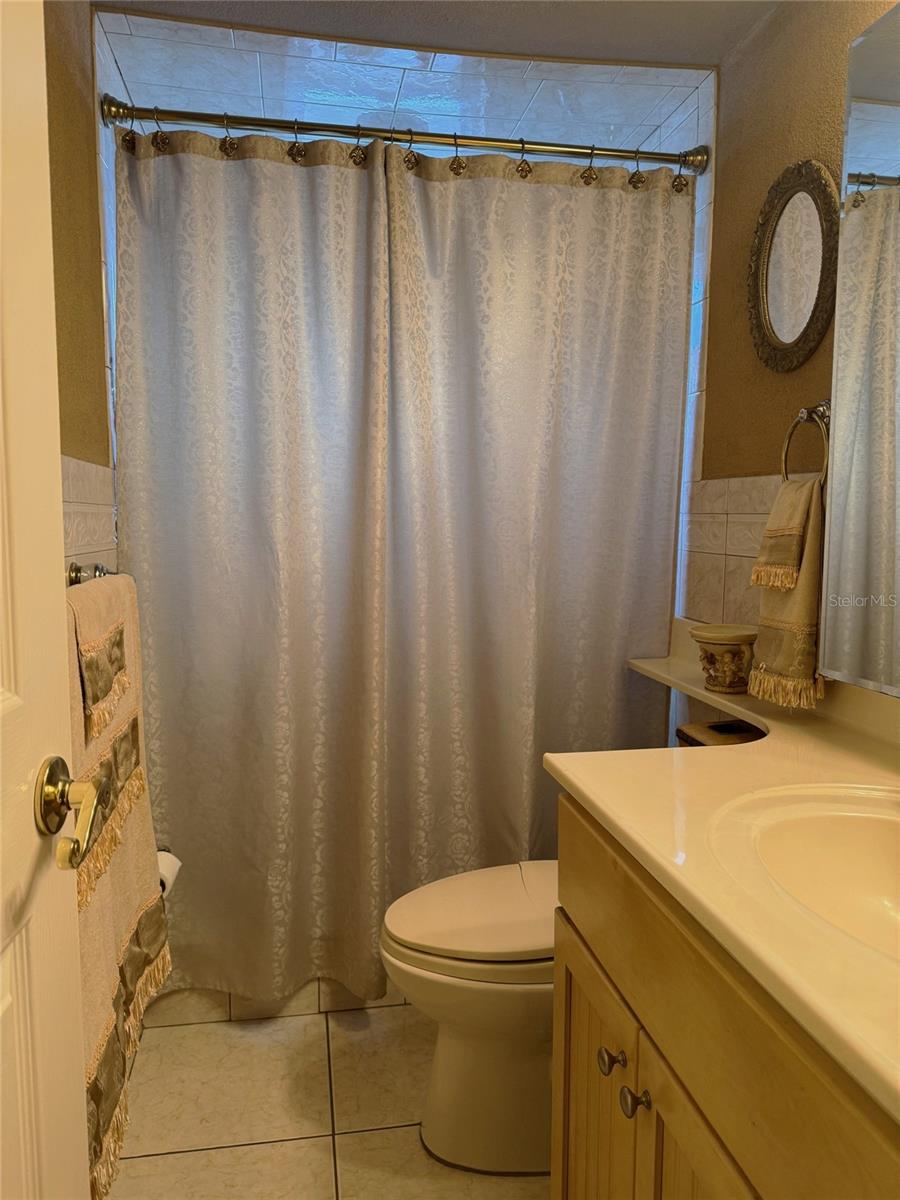 THE LAKES - Residential