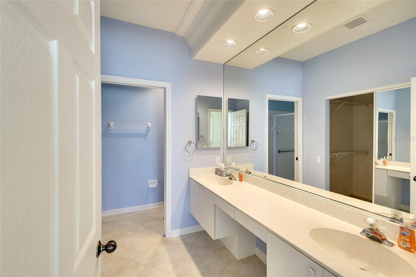 ROSEDALE 8 WESTBURY LAKES - Residential