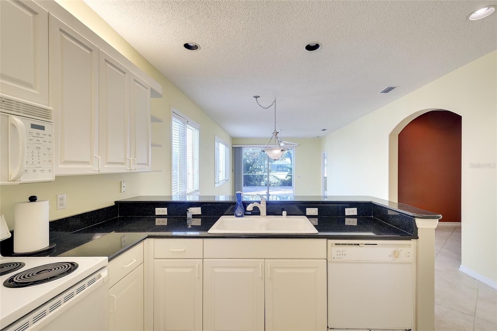 ROSEDALE 8 WESTBURY LAKES - Residential