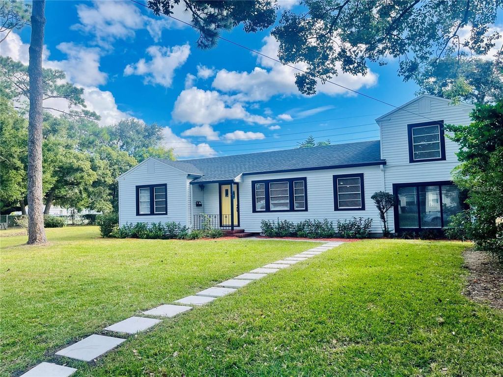 Photo of 845 Floral Drive, Orlando, FL 32803 (MLS # O6397798)