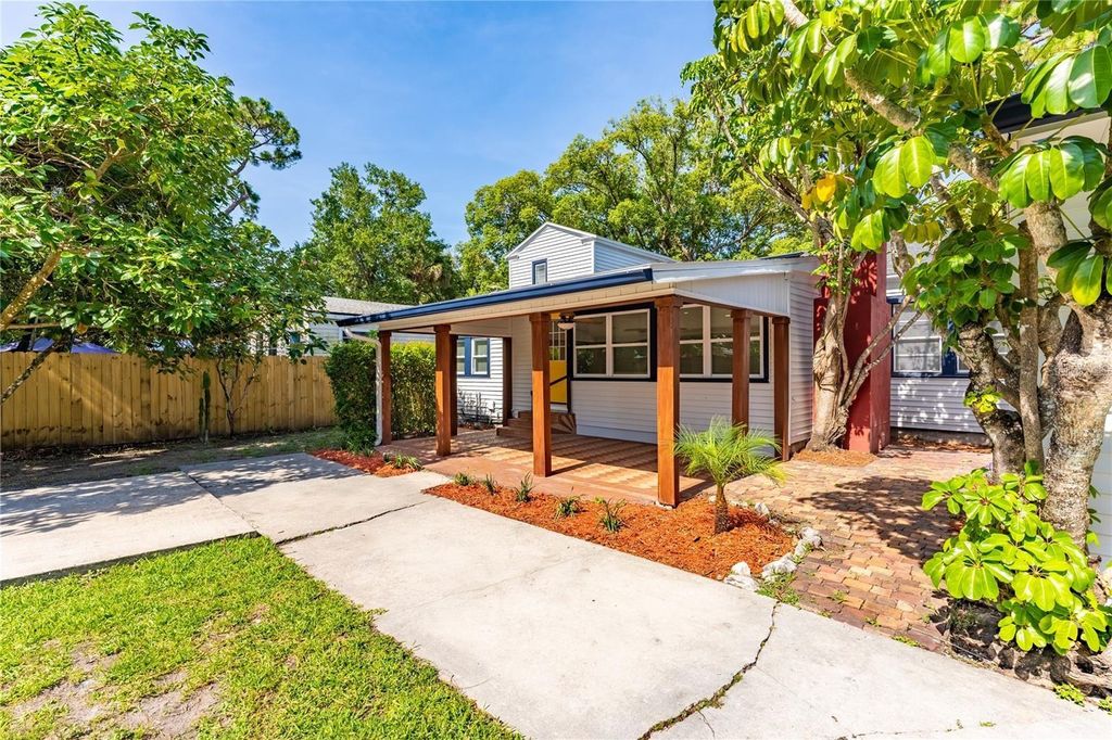 Photo of 845 Floral Drive, Orlando, FL 32803 (MLS # O6397798)