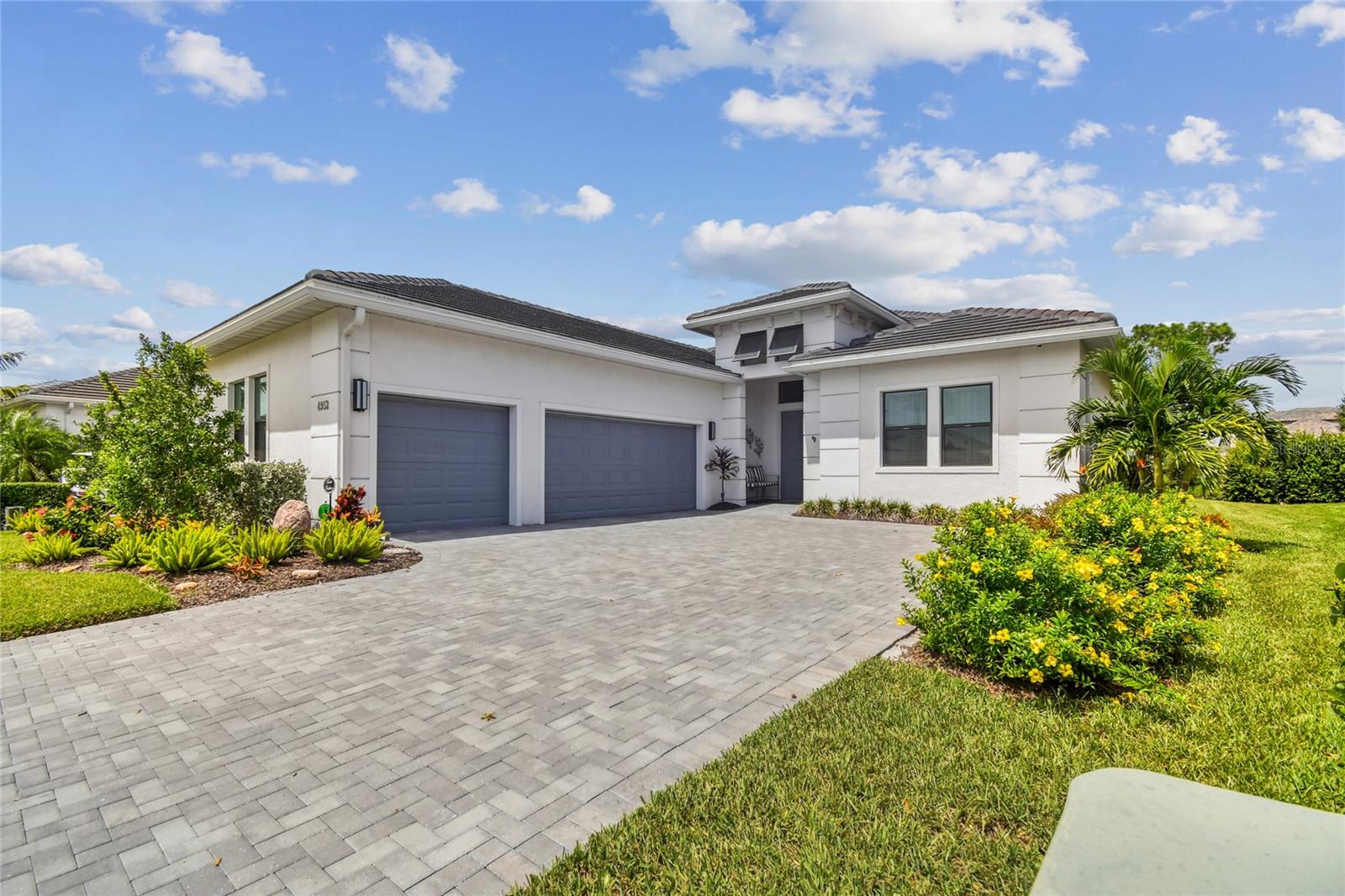 4952 SURFSIDE CIRCLE