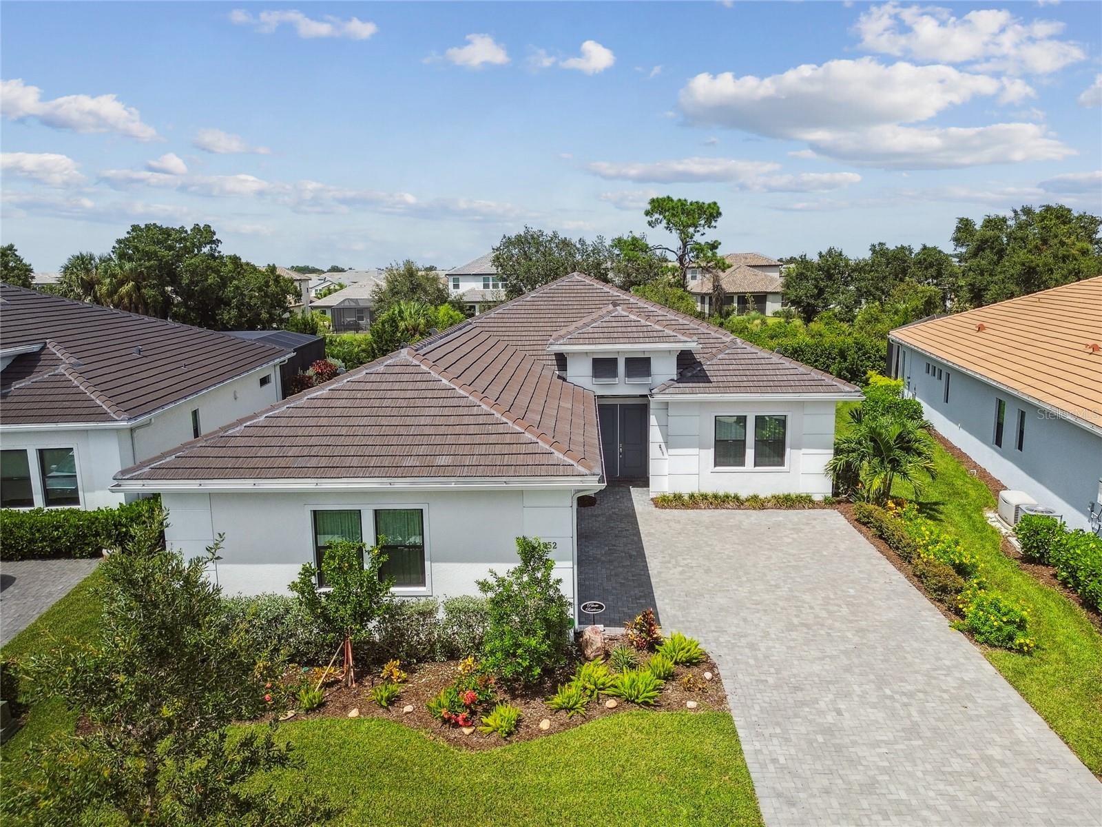4952 SURFSIDE CIRCLE