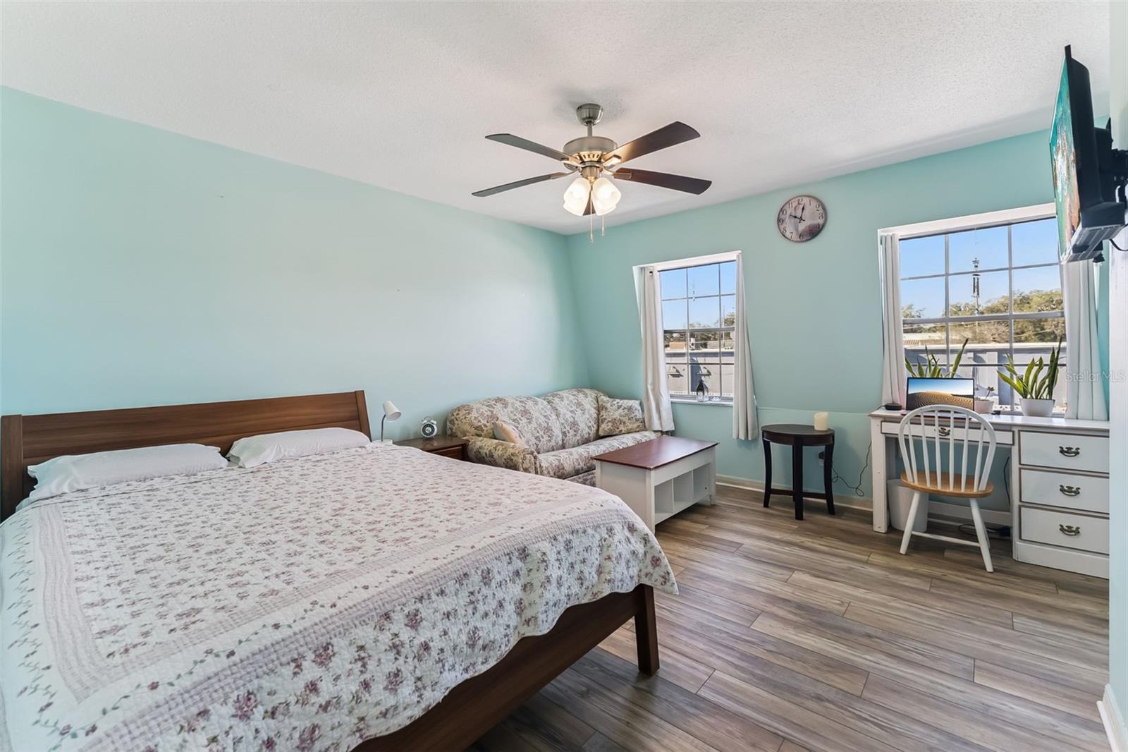 COLONIAL TWNHS CONDO APT PH 01 - Residential