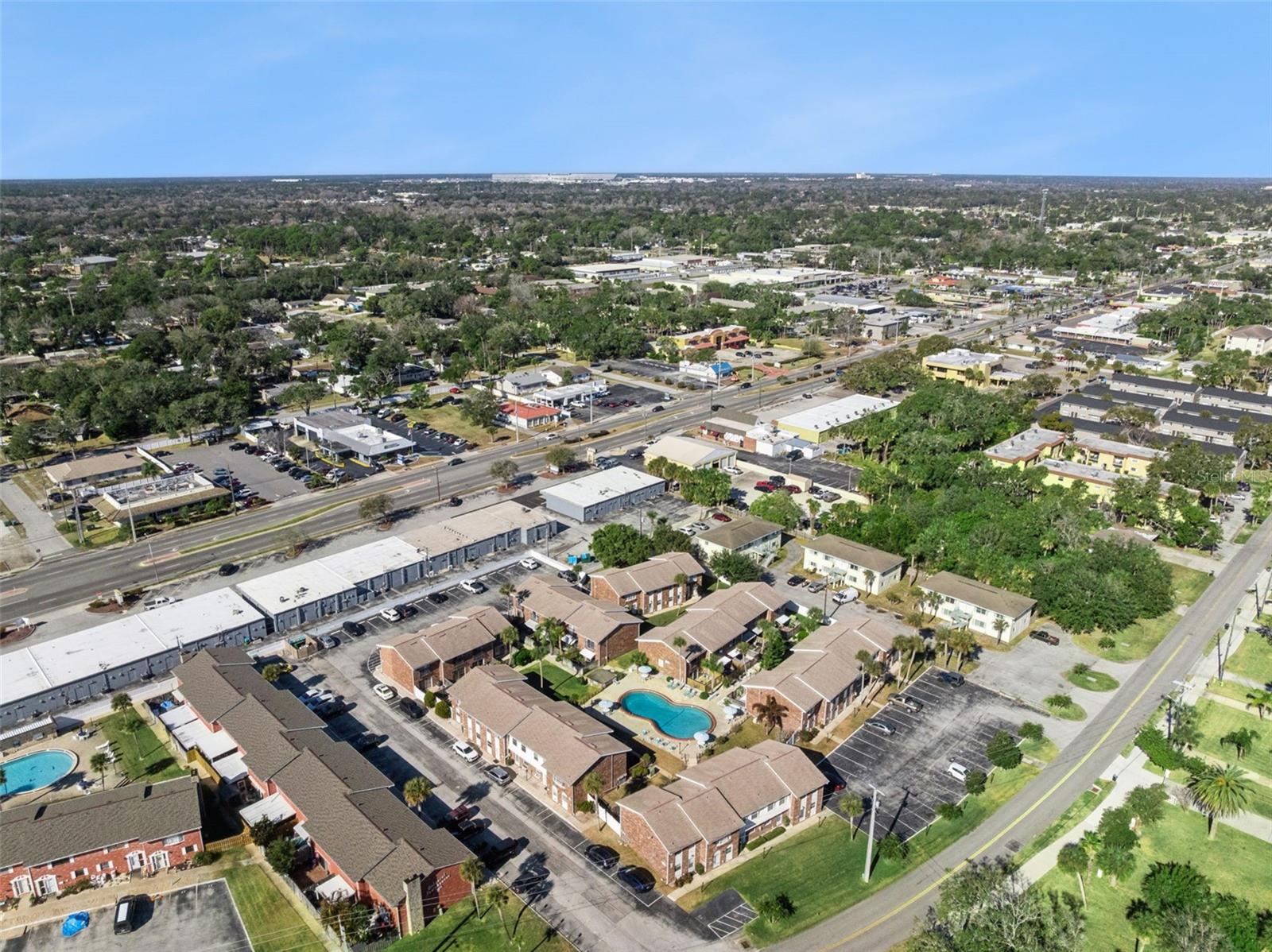 COLONIAL TWNHS CONDO APT PH 01 - Residential