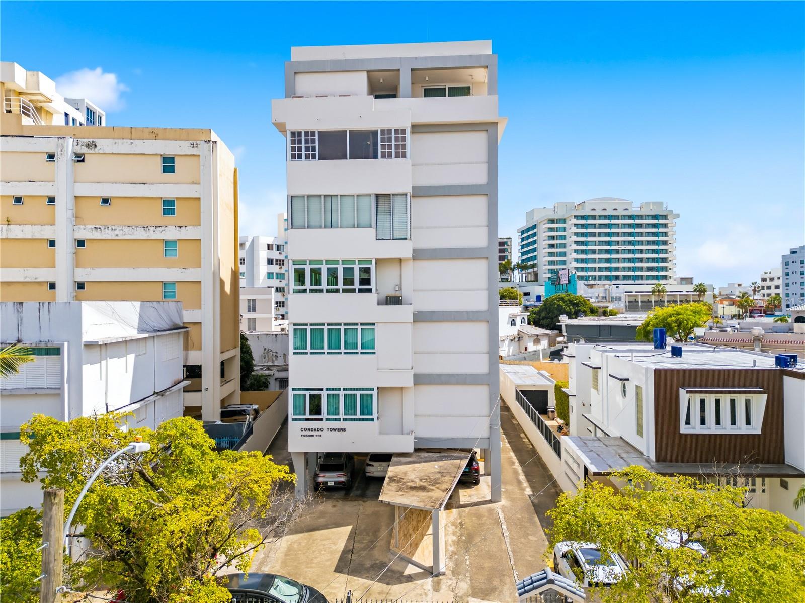 CONDADO TOWERS - Residential