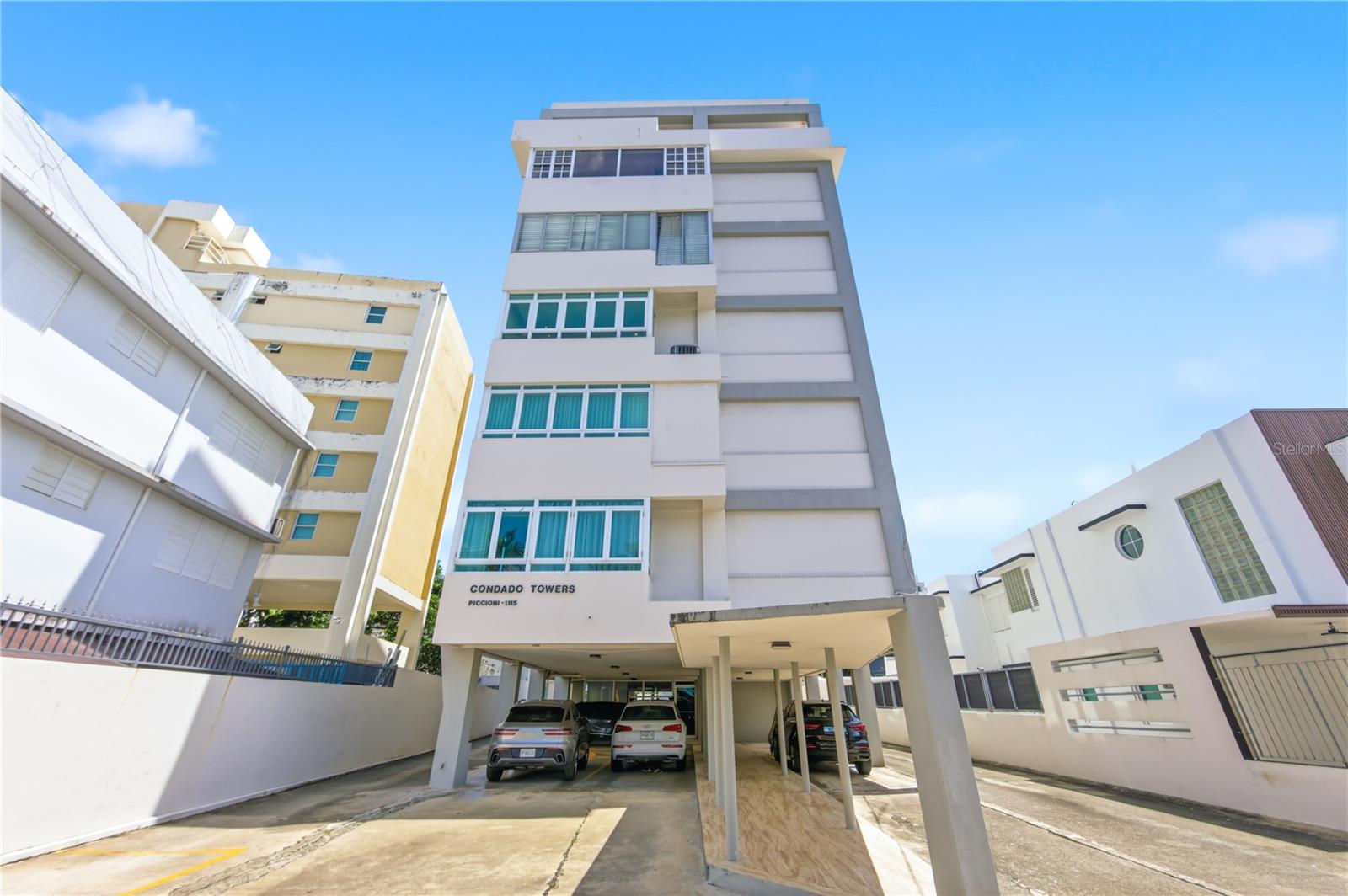 CONDADO TOWERS - Residential