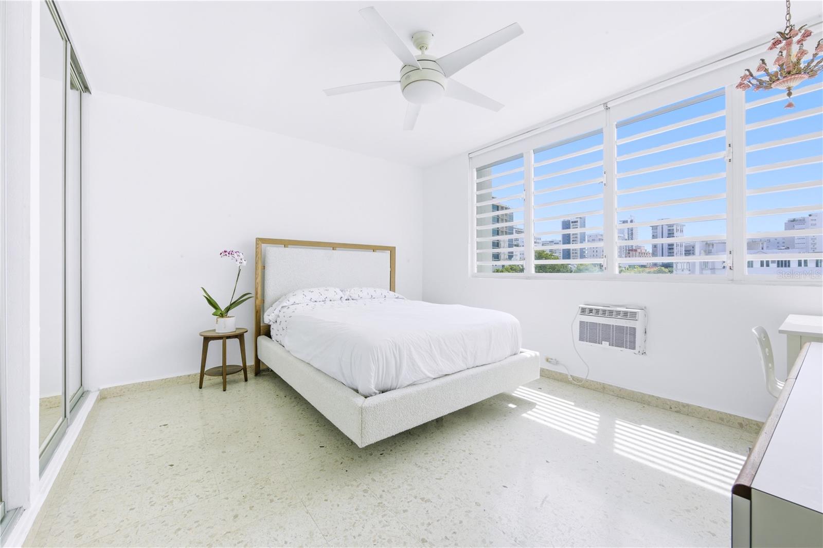 CONDADO TOWERS - Residential