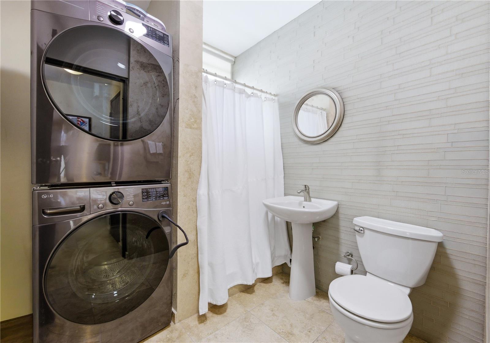 CONDADO TOWERS - Residential