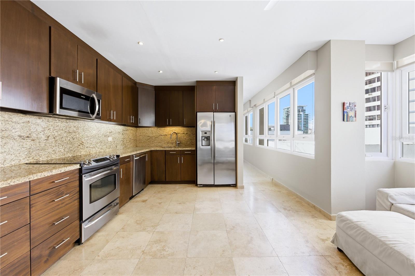 CONDADO TOWERS - Residential