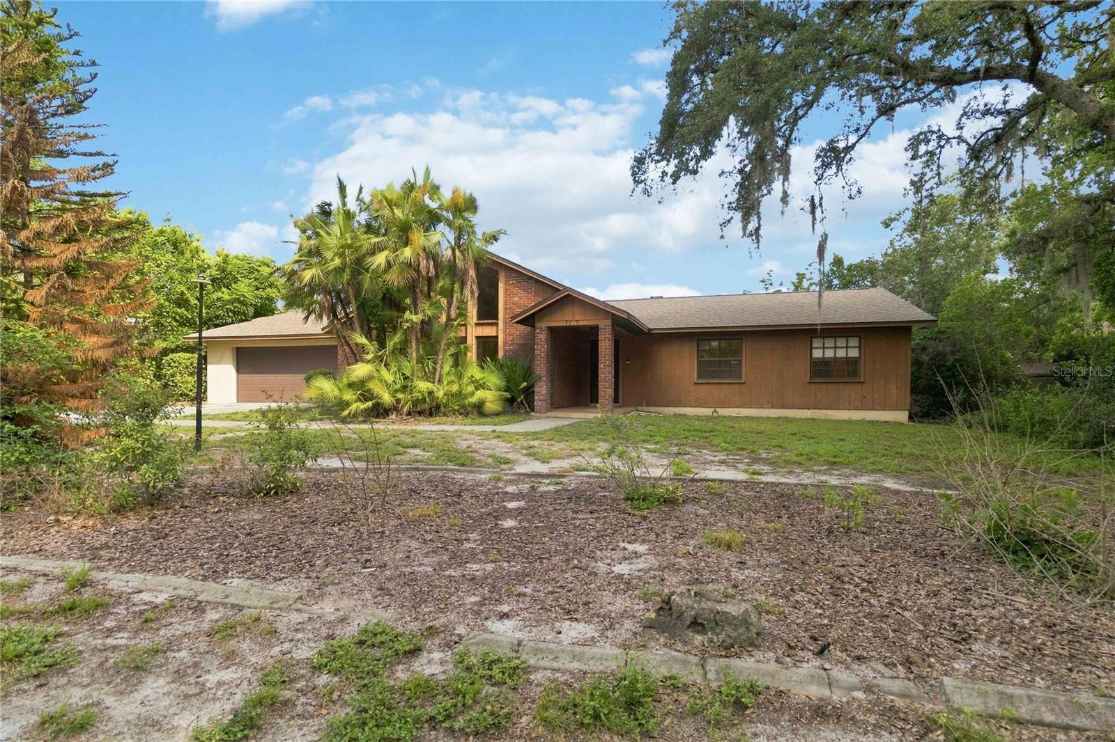 Casas a venda 3 - Jen Dantas 7813 SARANAC COURT