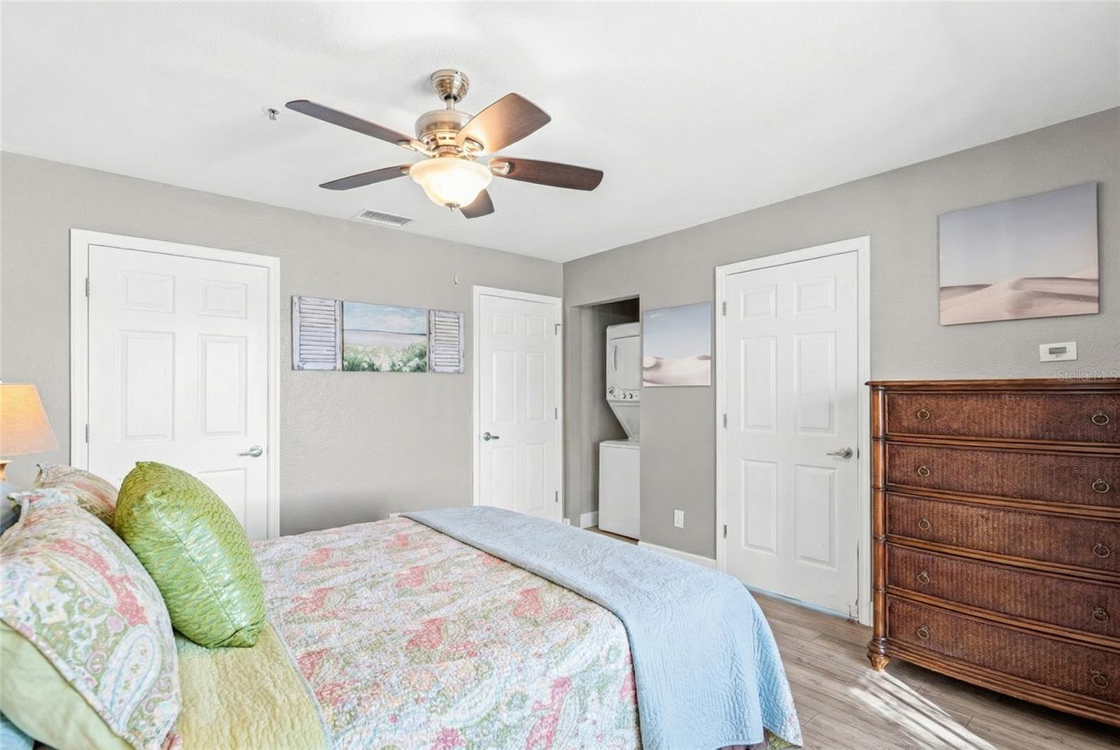 VINTAGE GRAND - Residential