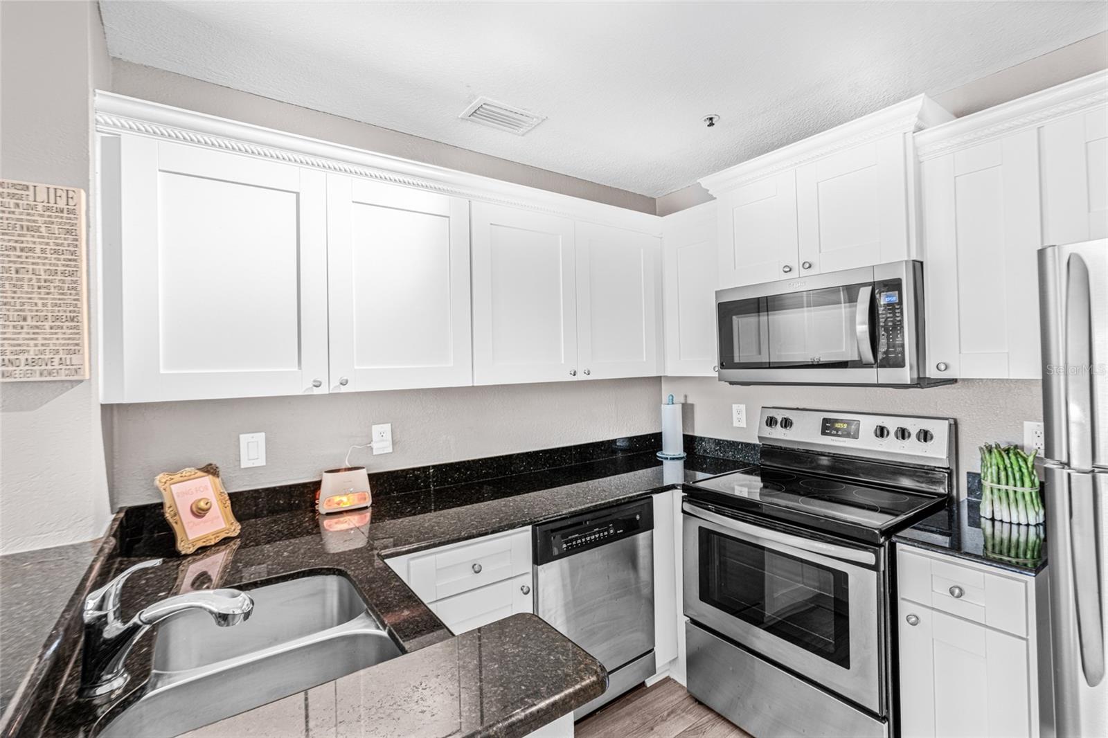 VINTAGE GRAND - Residential