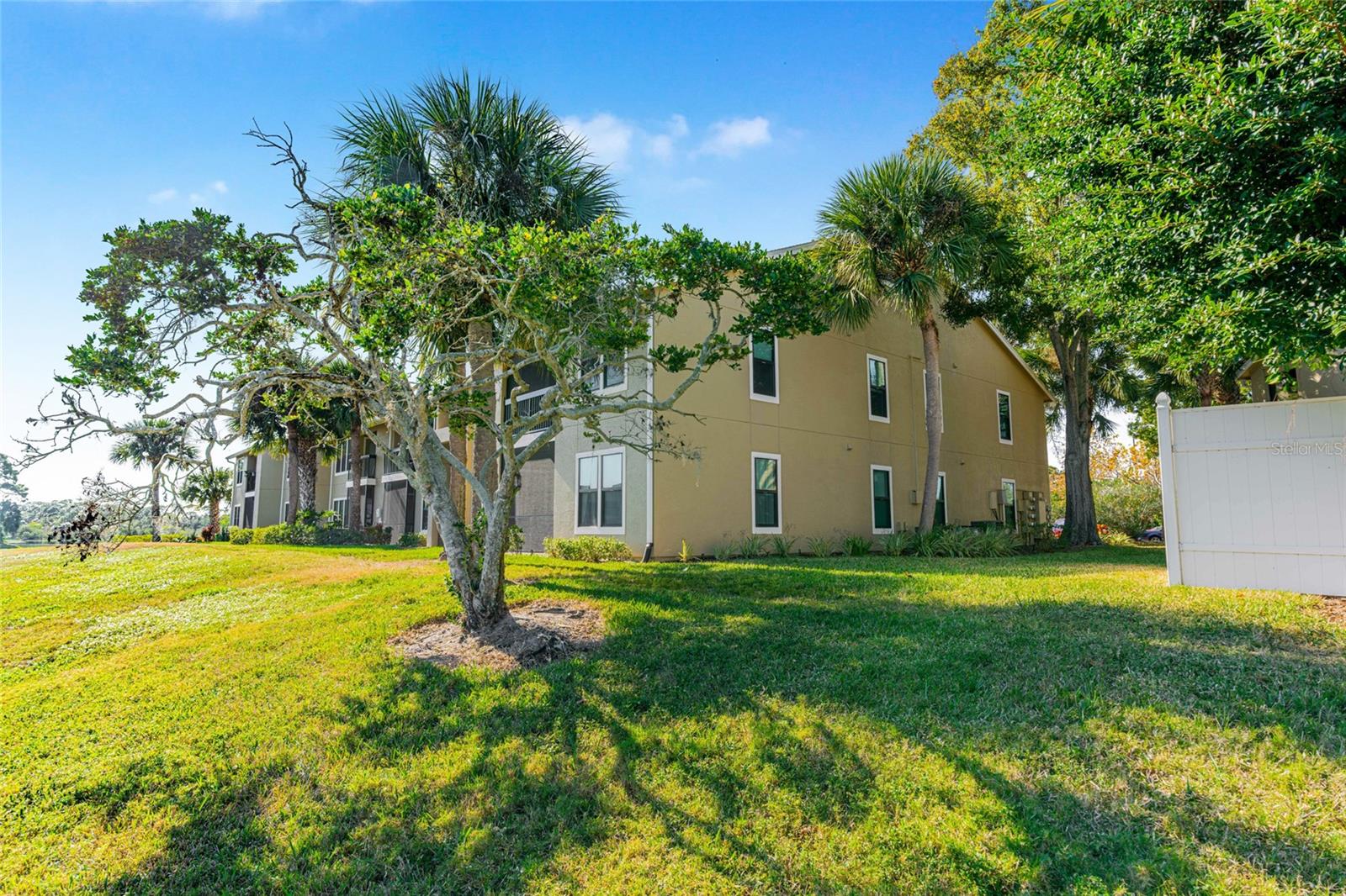 VINTAGE GRAND - Residential