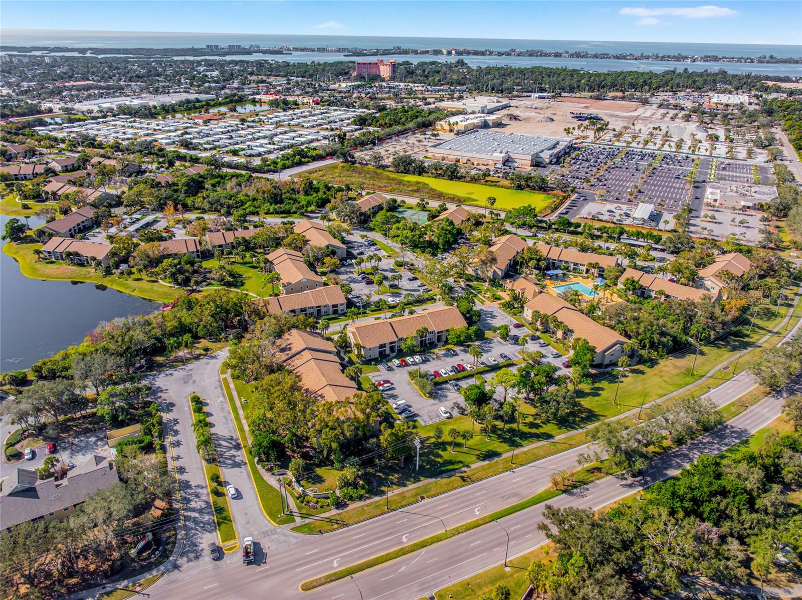 VINTAGE GRAND - Residential