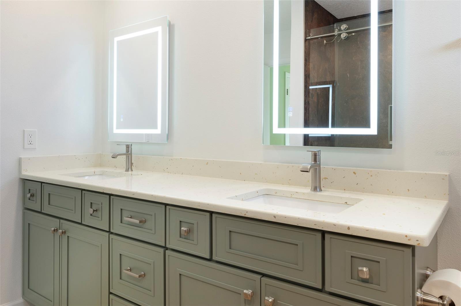 SEMINOLE LAKE GOLF & COUNTRY CLUB ESTATES - Residential