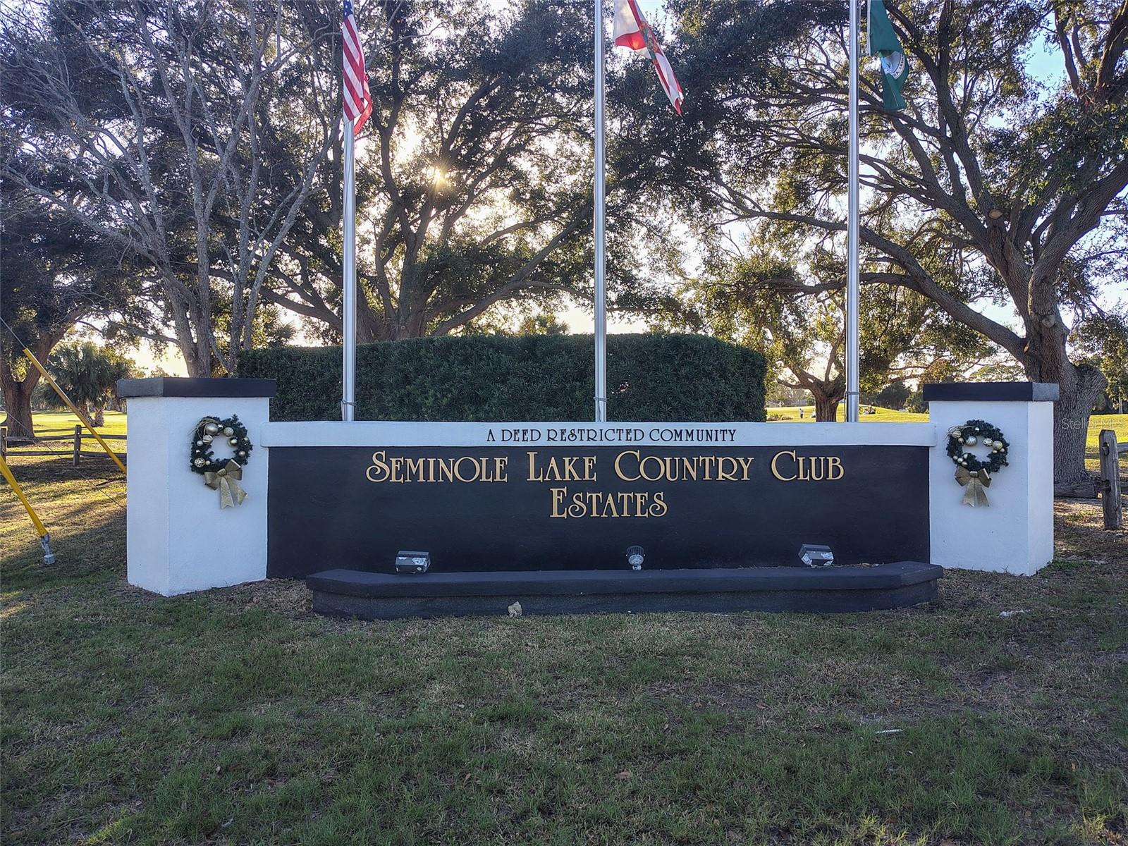 SEMINOLE LAKE GOLF & COUNTRY CLUB ESTATES - Residential
