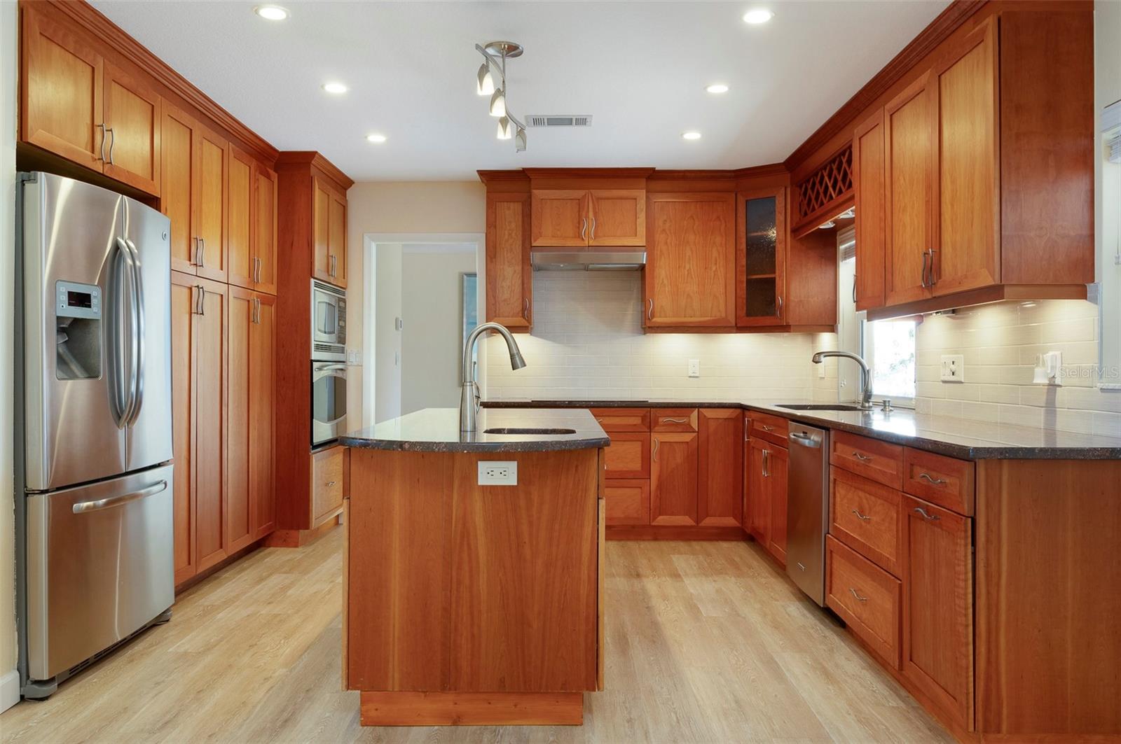 SEMINOLE LAKE GOLF & COUNTRY CLUB ESTATES - Residential