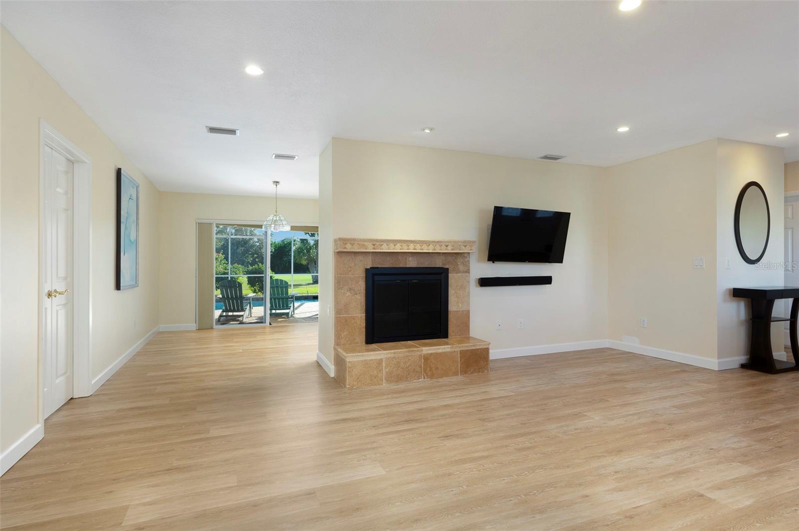 SEMINOLE LAKE GOLF & COUNTRY CLUB ESTATES - Residential