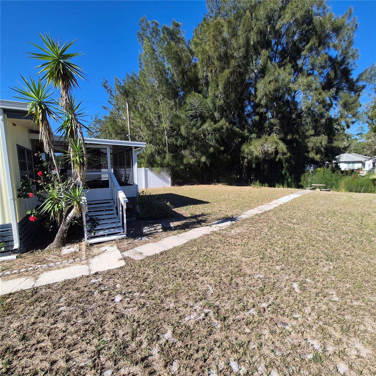 FOUR LAKE ESTATES - Residential