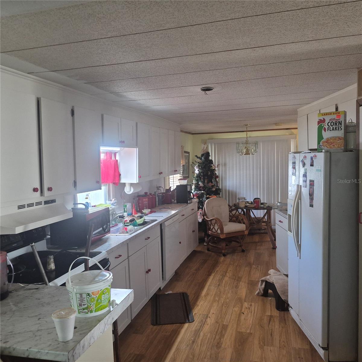 FOUR LAKE ESTATES - Residential