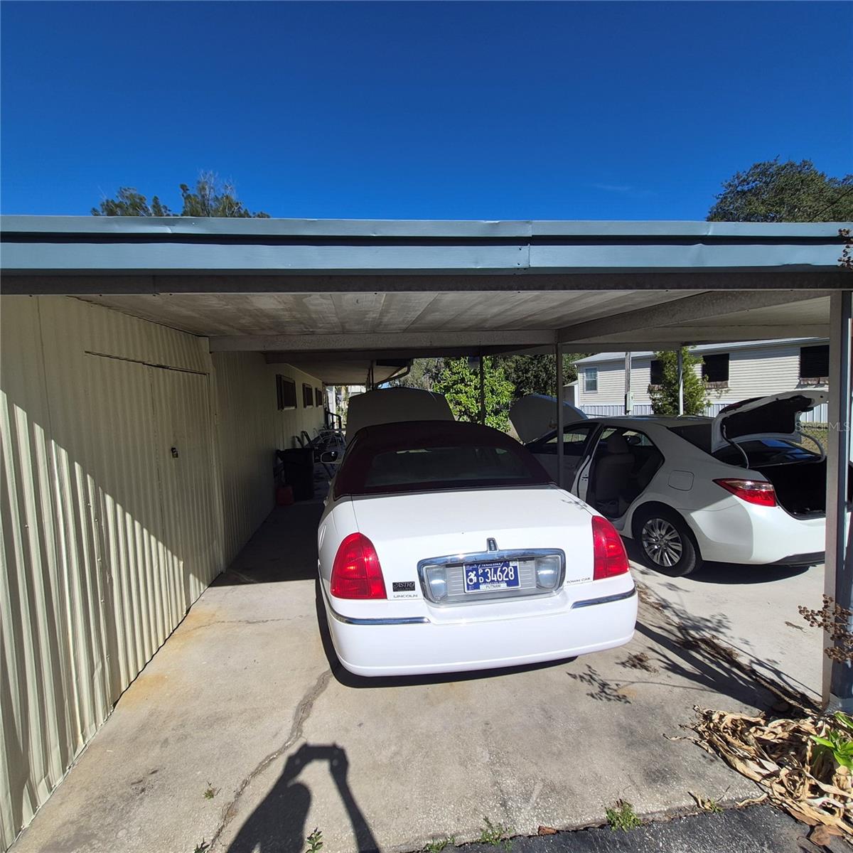 FOUR LAKE ESTATES - Residential