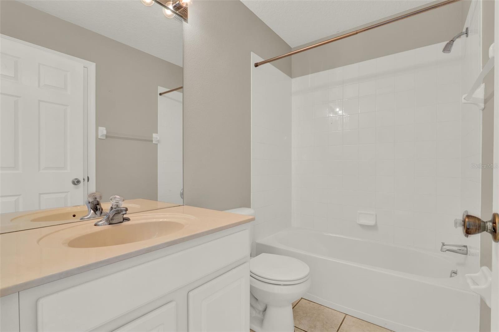 OAKHURST RESERVE UNIT TWO - Residential