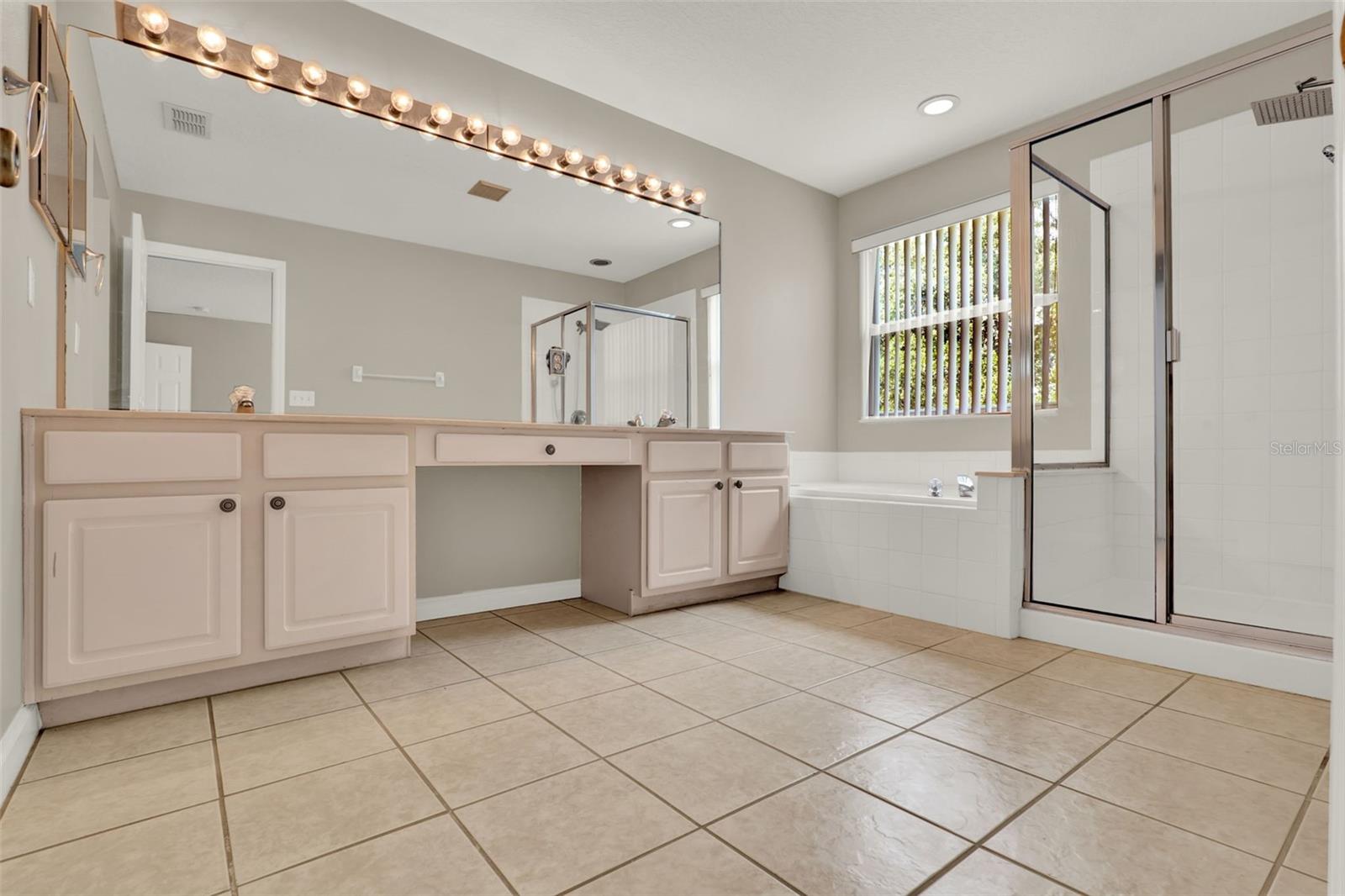 OAKHURST RESERVE UNIT TWO - Residential