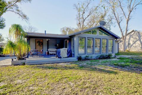 A home in LAKELAND