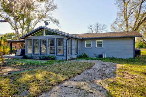 A home in LAKELAND