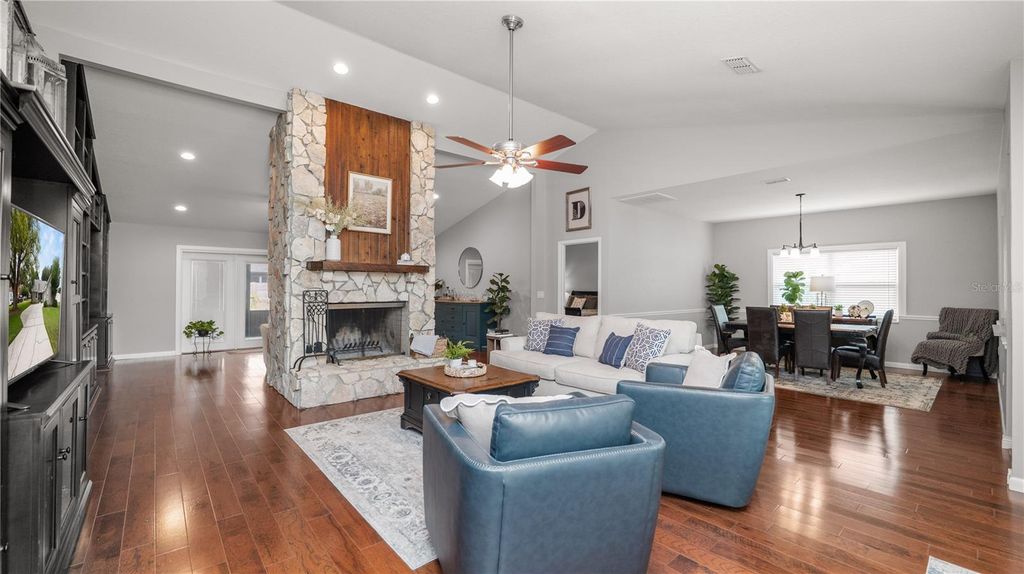 Photo of 5525 Club Hill E, Lakeland, FL 33813 (MLS # L4961800)