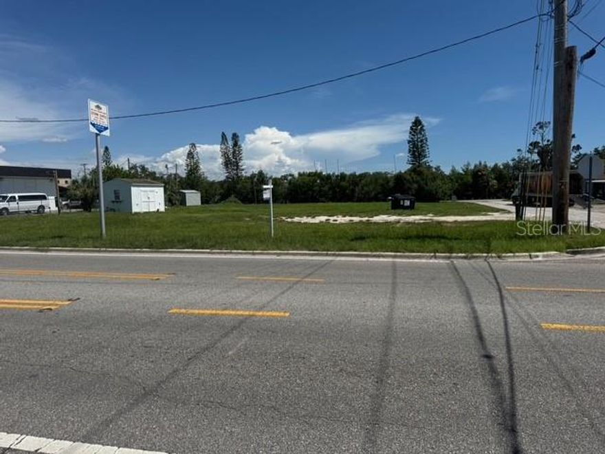 Fantastic opportunity to own prime location in Ruskin. This corner lot, for a variety  use can become your dream location with lots of traffic. For the restaurant, shop, car dealer, FOOD TRUCK adventure! The sky and your imagination, no limits to what you can come up with. Here in this location awaits your future. Call now make your dream come true.
