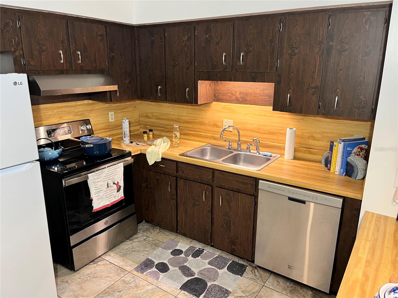 BROOKINS A B SUB - Residential Lease