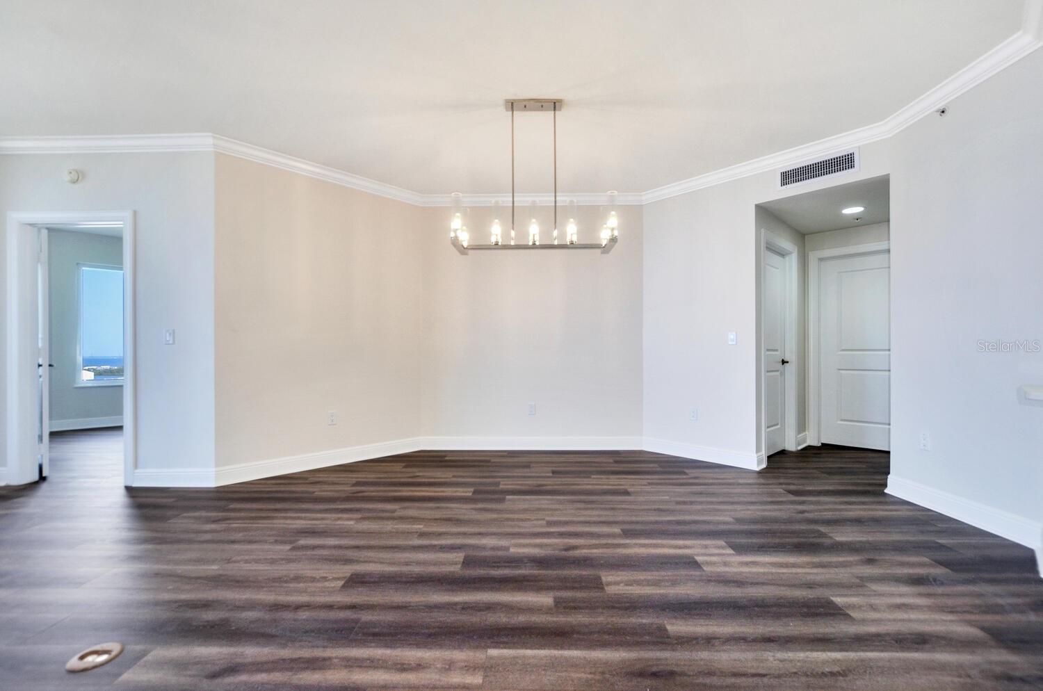 CASTILLO AT WESTSHORE YACHT CL - Residential Lease