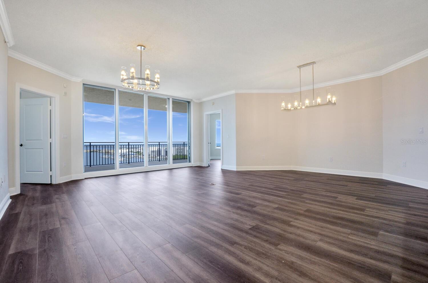 CASTILLO AT WESTSHORE YACHT CL - Residential Lease