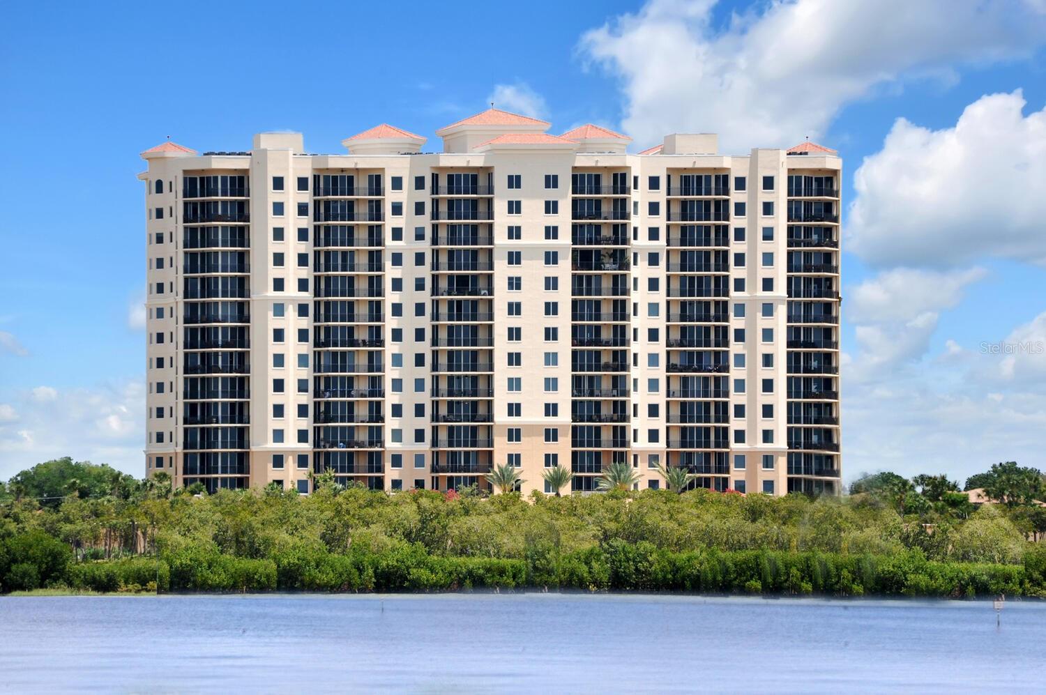 CASTILLO AT WESTSHORE YACHT CL - Residential Lease