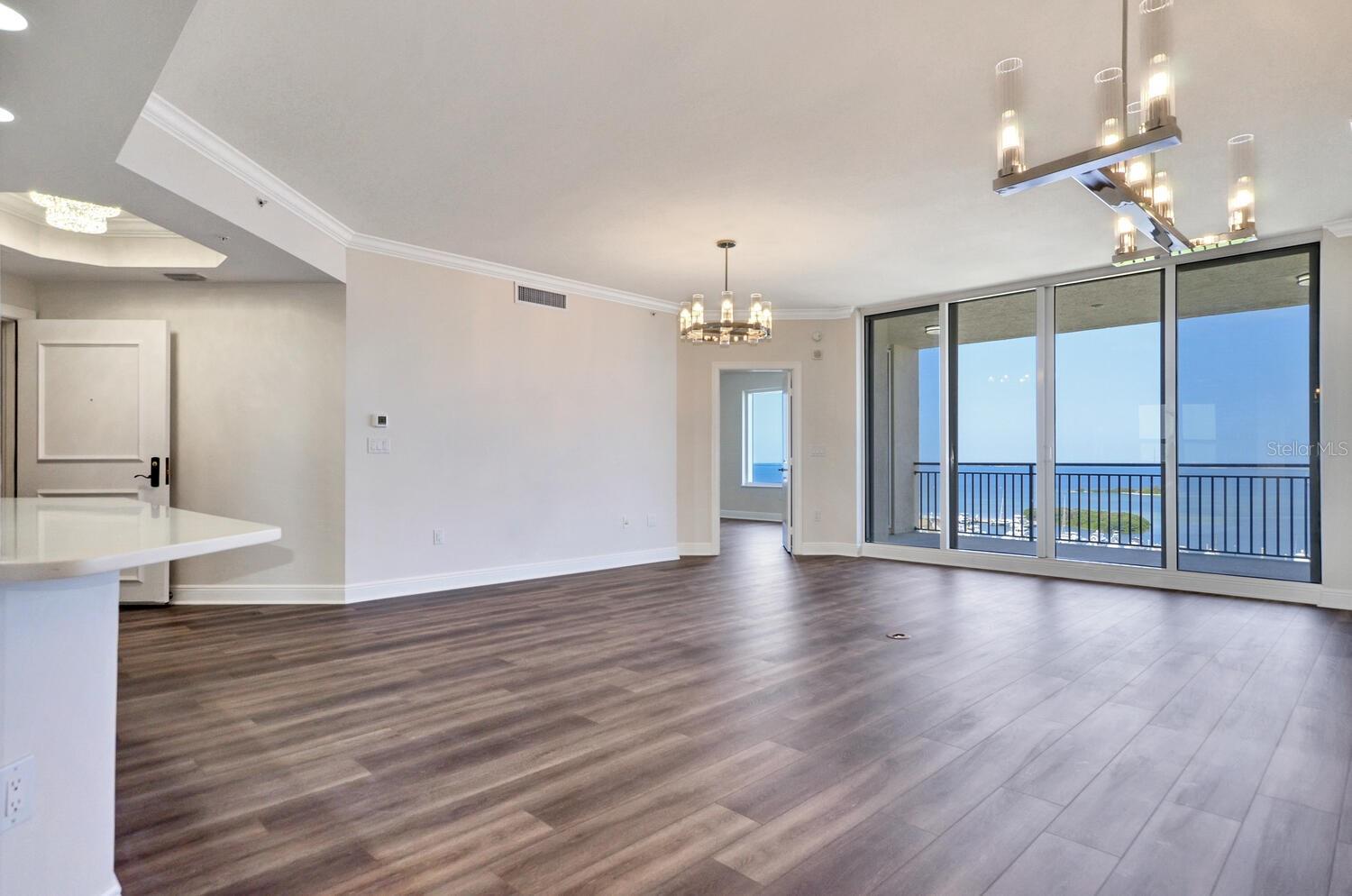 CASTILLO AT WESTSHORE YACHT CL - Residential Lease