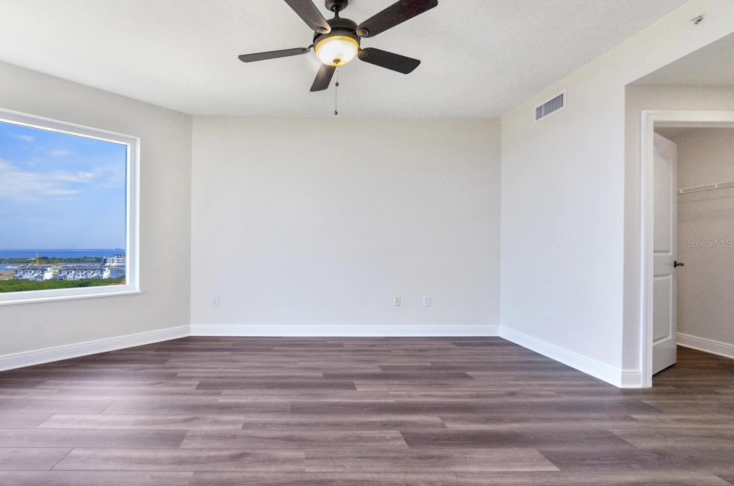 CASTILLO AT WESTSHORE YACHT CL - Residential Lease