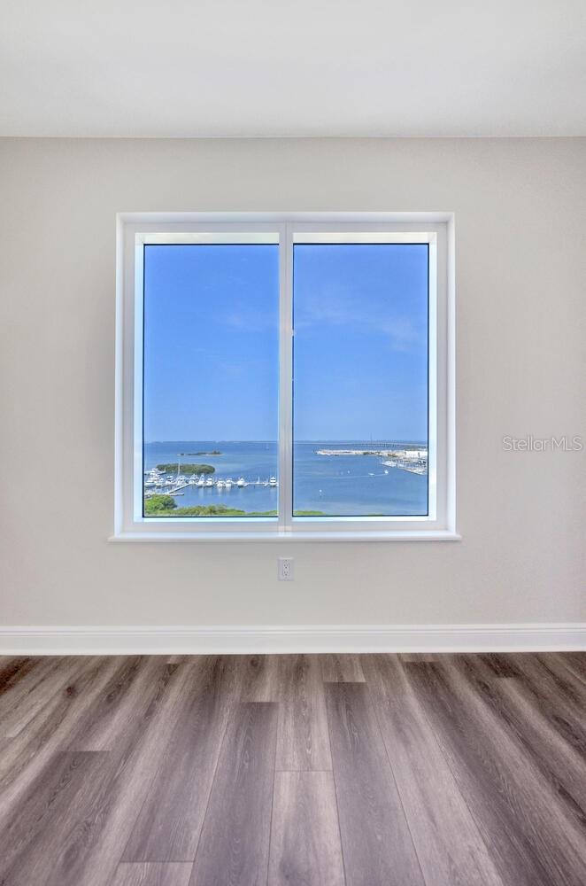 CASTILLO AT WESTSHORE YACHT CL - Residential Lease