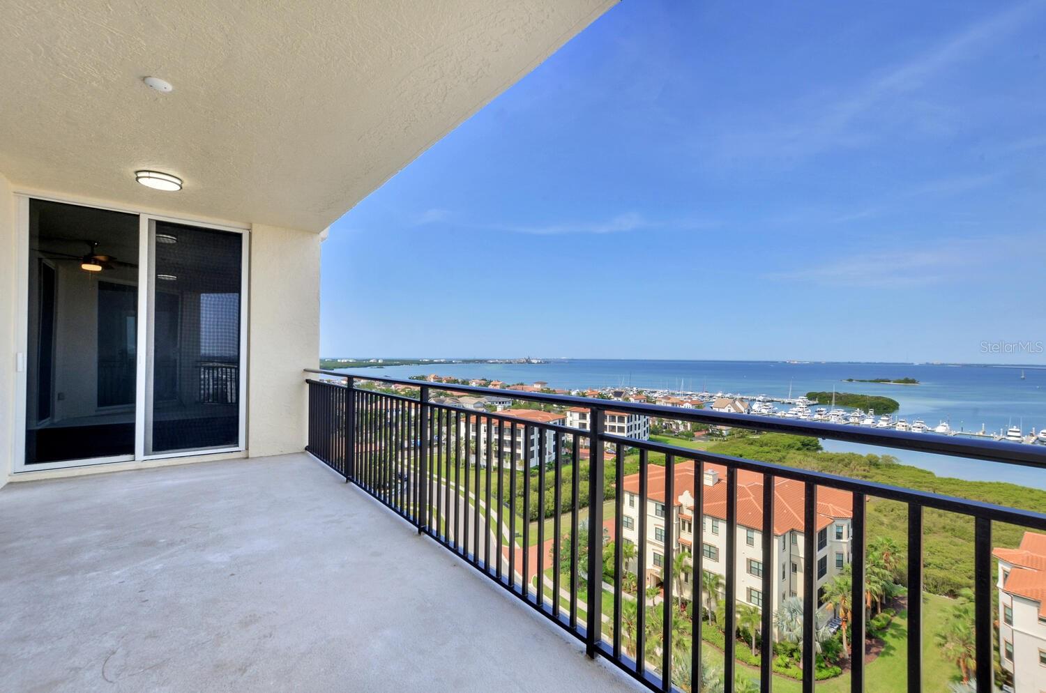 CASTILLO AT WESTSHORE YACHT CL - Residential Lease