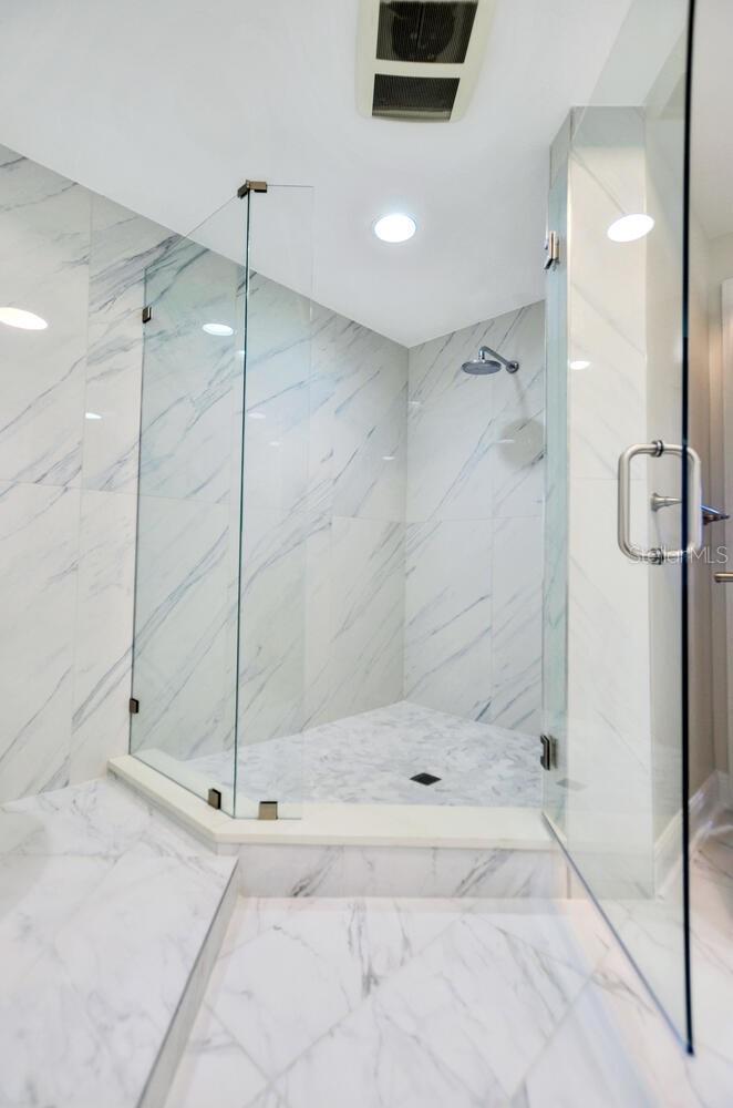 CASTILLO AT WESTSHORE YACHT CL - Residential Lease