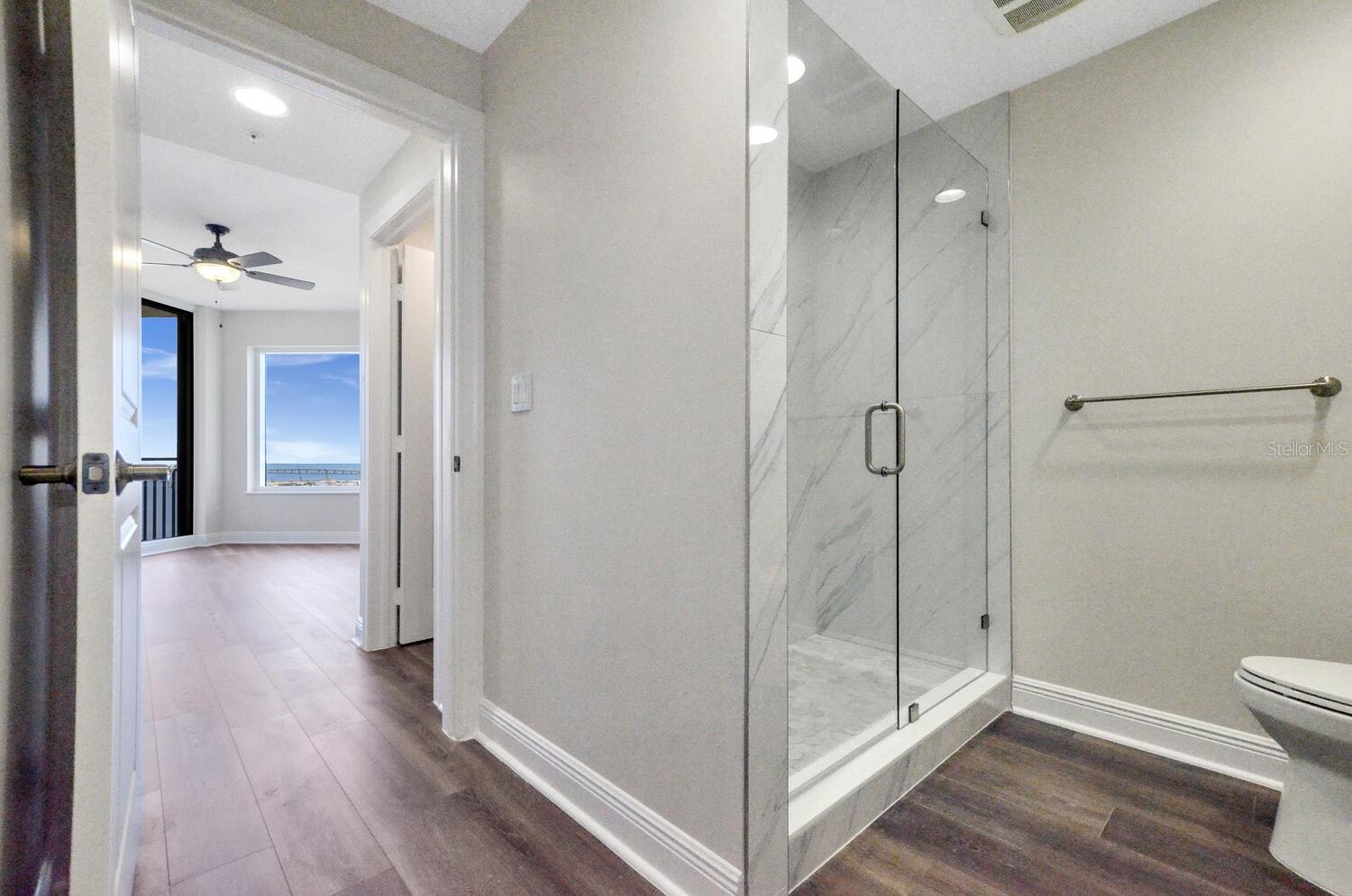 CASTILLO AT WESTSHORE YACHT CL - Residential Lease